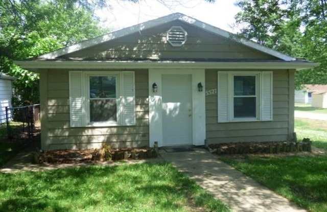 5527 Hoagland Ave. - Beautiful Two Bedroom Ranch Style House W/Central Air Gallery 1