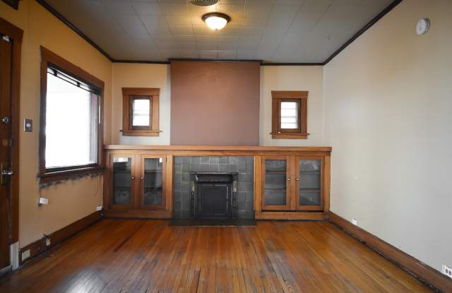 314 E Stanton Ave Gallery 3