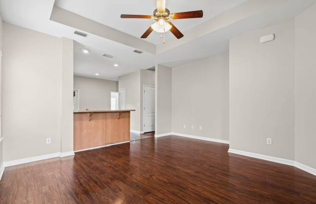 24348 Wilshire Way Gallery 3