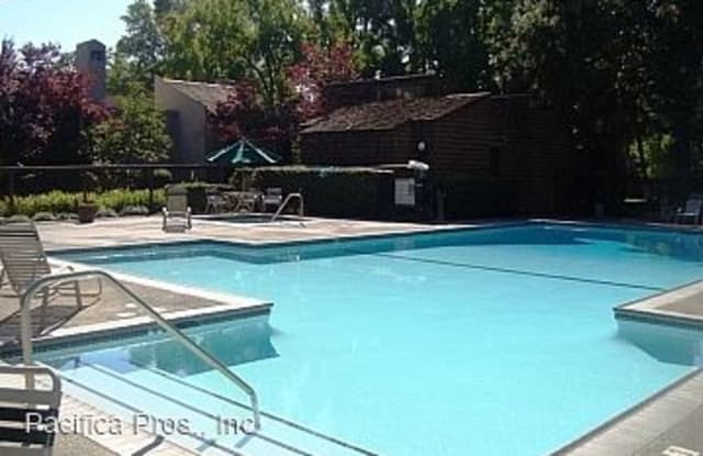 2221 Woodside Ln - #6 - 2221 Woodside Ln, Arden-Arcade, CA 95825