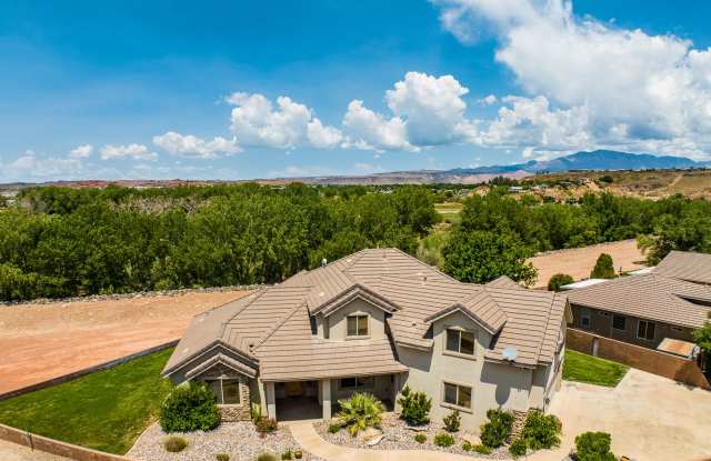 Beautiful 5 bed 3 bath home for rent in a gated Washington Fields community! photos photos