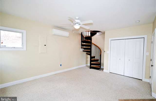 1809 SHORE DRIVE Gallery 2