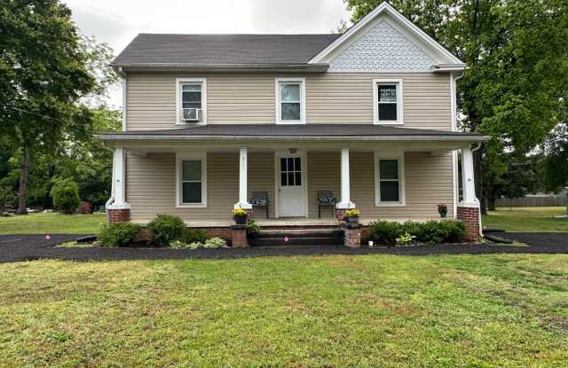 Great 1 Bed 1 Bath Apartment close to downtown Gibsonville! photos photos