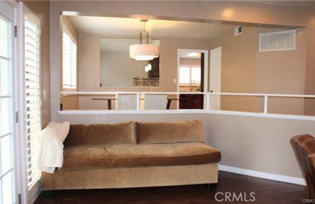 6840 Whitman Avenue - 6840 Whitman Avenue, Los Angeles, CA 91406