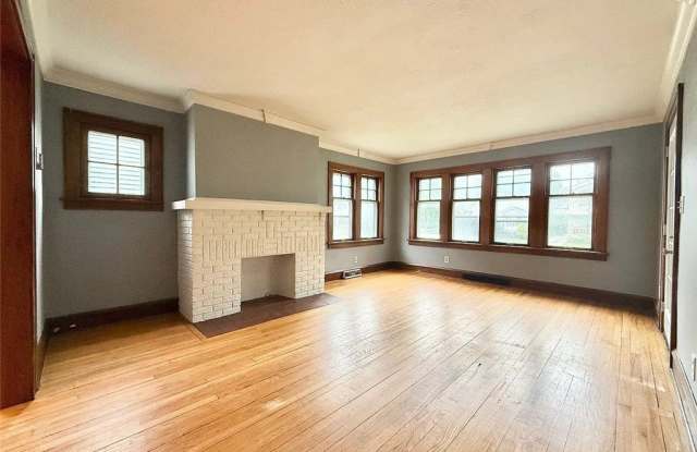 2171 Lincoln Avenue Gallery 2