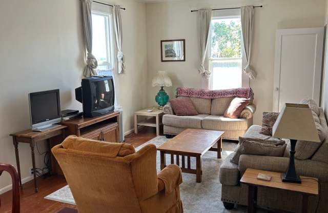 Charming 4-Bedroom Home Near Cal Poly Humboldt with Bay Views photos photos