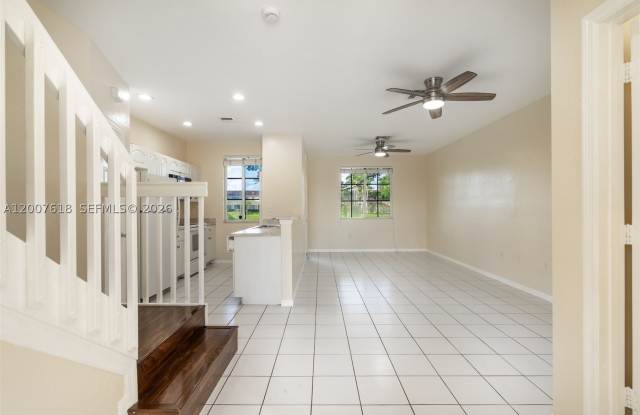 6051 SW 19th Pl Gallery 2