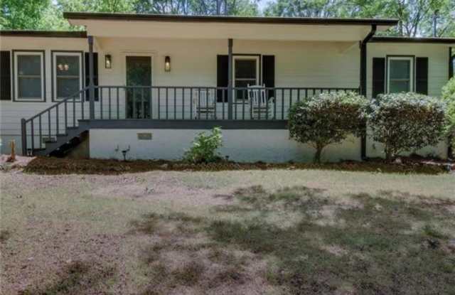 190 Martin Court Gallery 2
