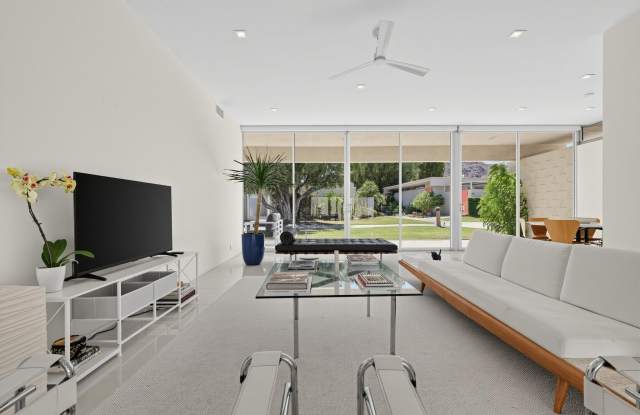 340 Desert Lakes Drive Gallery 3