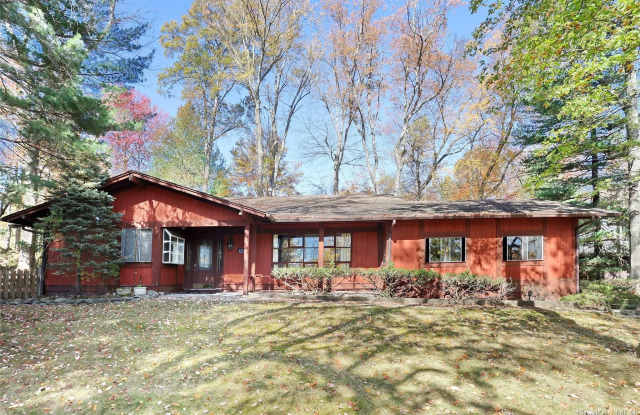 13 Lomond Avenue - 13 Lomond Avenue, Chestnut Ridge, NY 10977