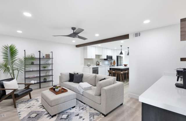 7207 N VIA DE PAESIA Gallery 4