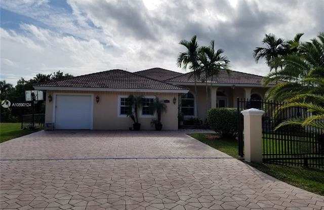 12252 NW 25th St - 12252 Northwest 25th Street, Plantation, FL 33323