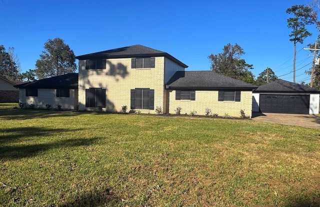 310 W Pineshadows Dr, Sour Lake, TX 77659 - 310 West Pineshadows Drive, Pinewood Estates, TX 77659