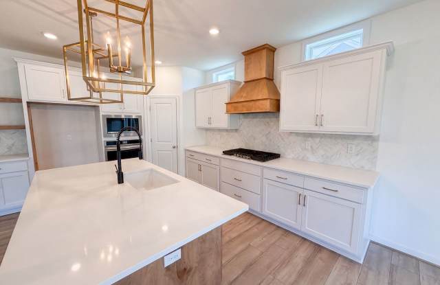 6814 Cove Creek Ct Gallery 3