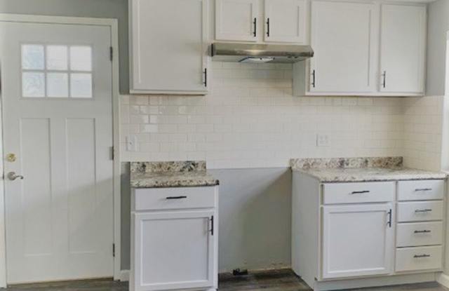 5 Bedroom Large home in the Southern Pines! SECTION 8 ACCEPTED - 881 Allison Drive, Columbus, OH 43207