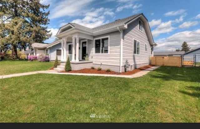 Updated 3-Bedroom Home with Fenced Yard – Tacoma photos photos