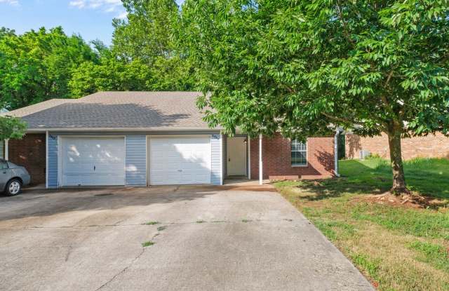 3 Bedroom 2 Bath Duplex with Garage photos photos