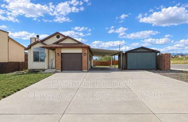 5589 W Lilac Ave Gallery 1