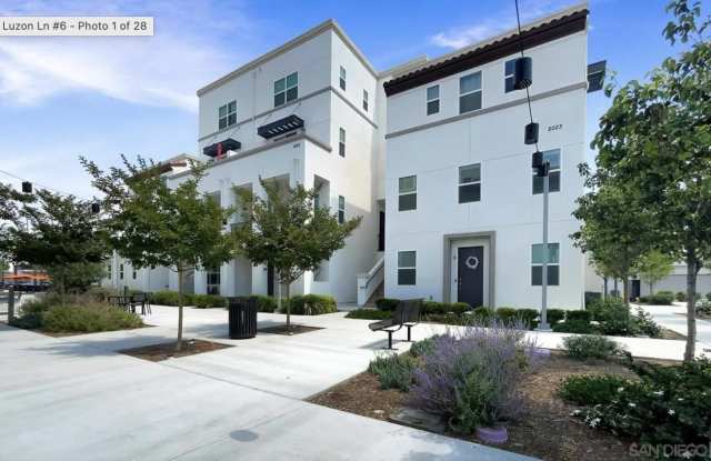 2023 Luzon Ln Gallery 1