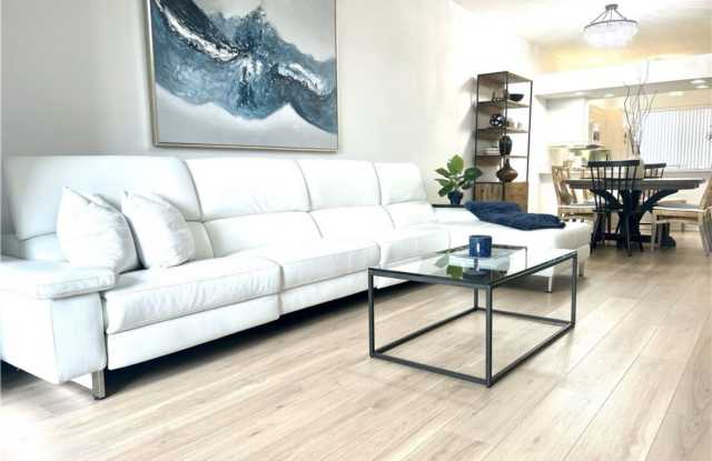 ** FALLING WATERS BEACH RESORT 2/2 REMODELED BEAUTIFUL GROUND FLOOR UNIT AVAILABLE ** SEASONAL ** Gallery 3