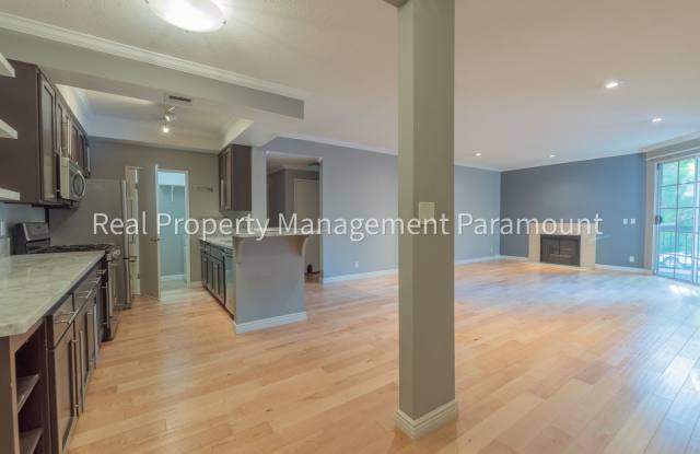 Don't miss out! 2 Bed 2 bath ready to go! photos photos