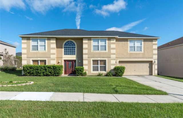 5 Bedroom Pool Home in Clermont! 1/2 MONTH'S RENT FREE - 3288 White Blossom Lane, Clermont, FL 34711