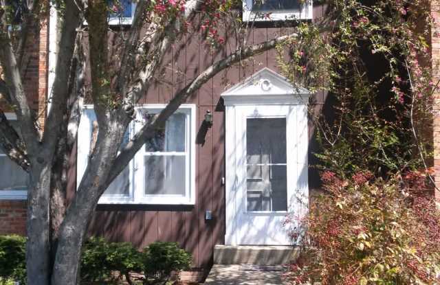 Townhouse for Rent in Bridgewater - 400 North Grove Street, Bridgewater, VA 22812