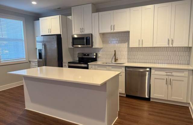 805 B Bradford Avenue photos photos