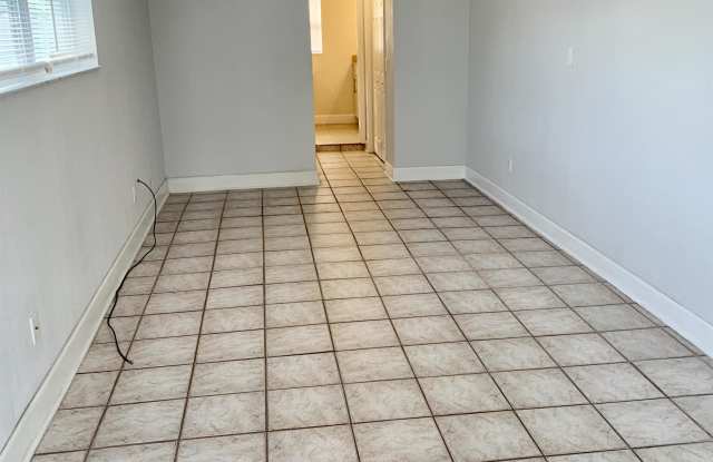 7919 Caxton Circle West Gallery 3