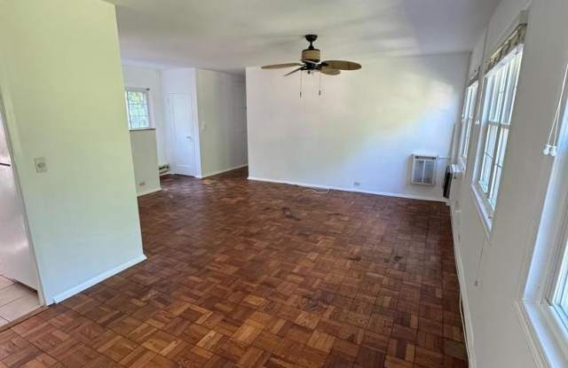 3212 VALLEY Drive Gallery 2