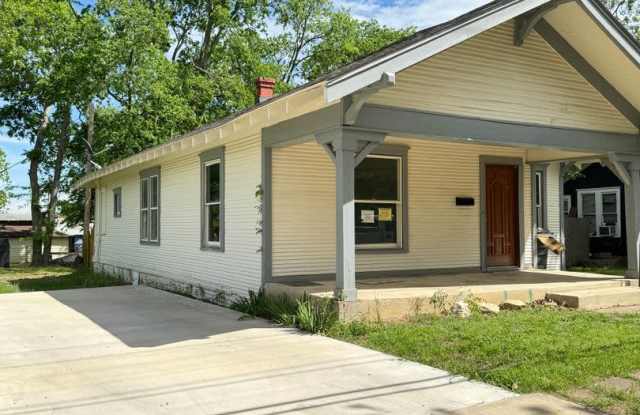 Two Bed Two Bath Rental Gallery 3