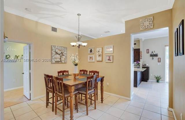 14361 N Royal Cove Cir Gallery 4