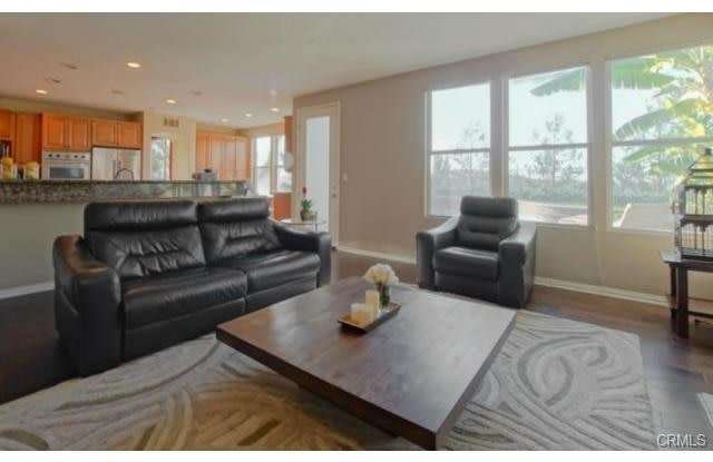 18913 Amberly Place Gallery 3