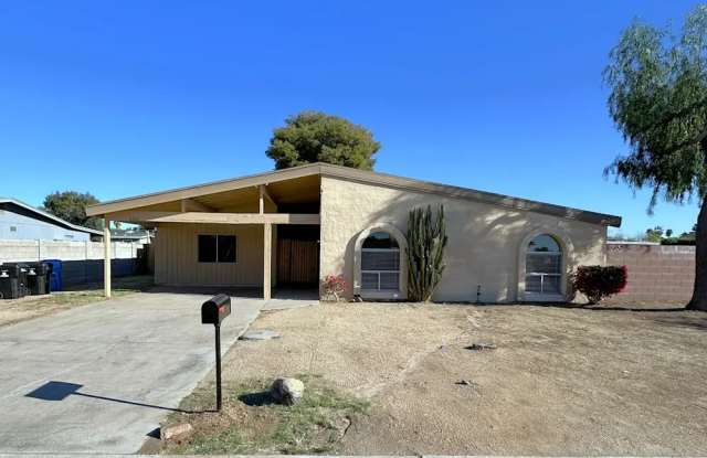 2203 W Charleston Ave photos photos