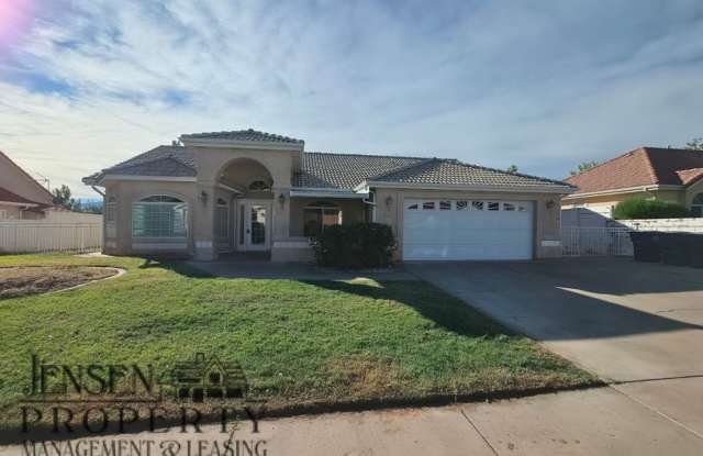4 Bedroom 2 Bath Home in St. George-New Carpet and Paint Gallery 3