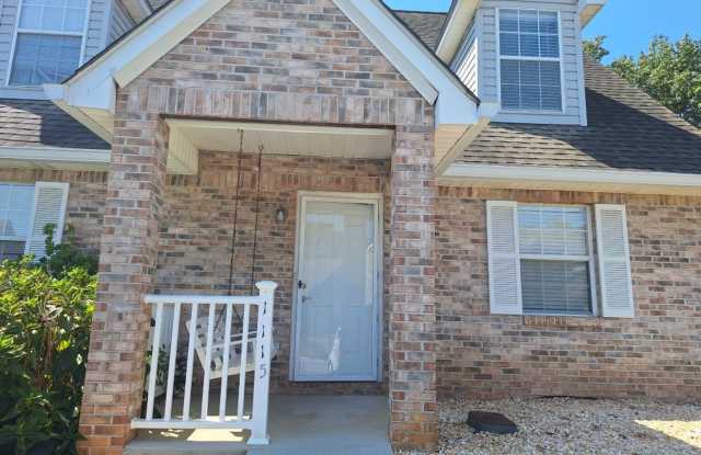 Condo located in West Knoxville conveniently located off Pellisippi Parkway Gallery 1