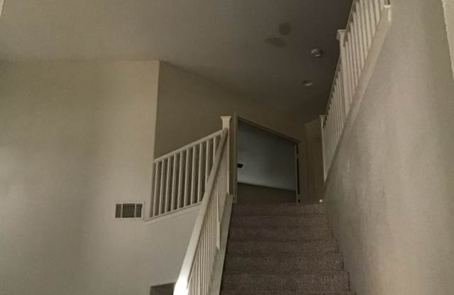 Beautiful 2 Story 4 Bedroom Home Gallery 3