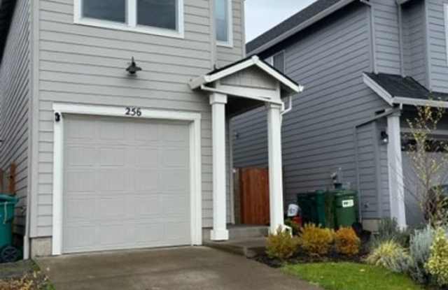 Coming soon - 3 Bedroom 2.5 Bath Newberg OR photos photos