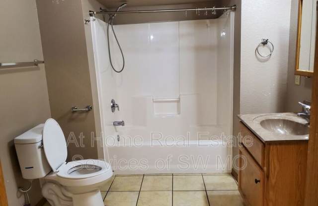 625 W Meadowview Gallery 4