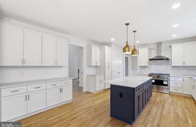 4314 SUMMIT Place Gallery 3
