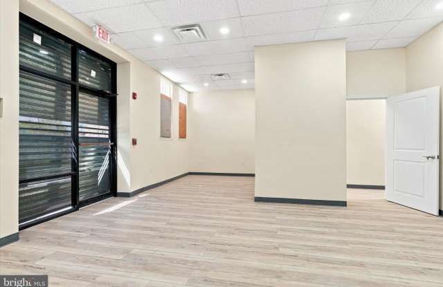 119-123 E LEHIGH Avenue Gallery 4