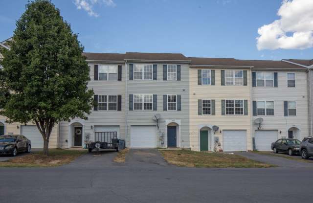 3 Beds, 2.5 Bath in Martinsburg photos photos