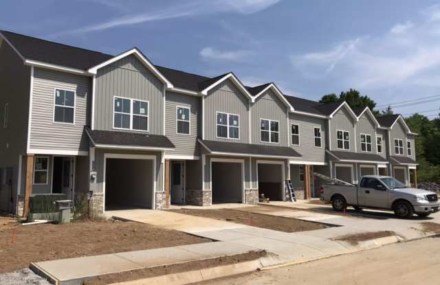 3 Bedrooms, 2.5 Baths 2-story townhome photos photos