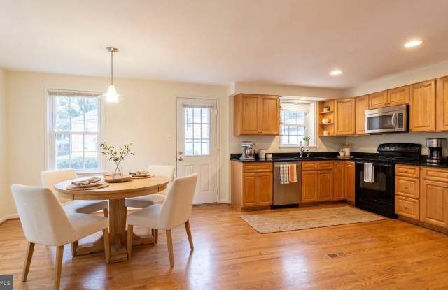 12140 BENTRIDGE Place Gallery 4