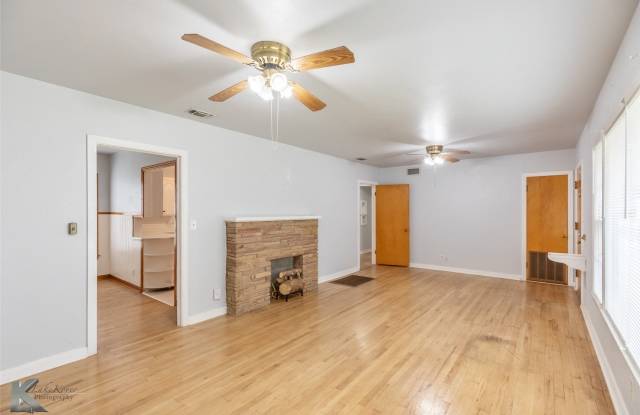 1402 Herring Gallery 4
