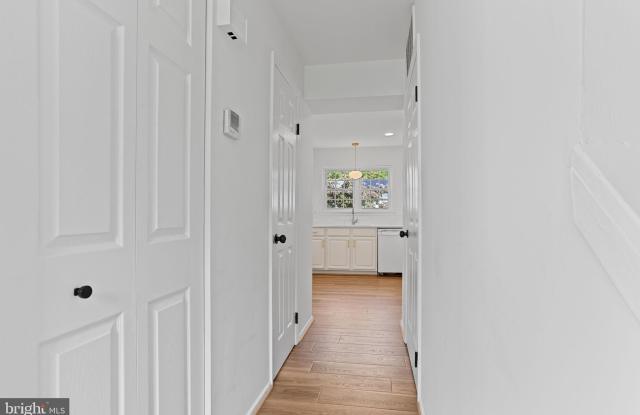 10072 APPLE WOOD Court Gallery 3