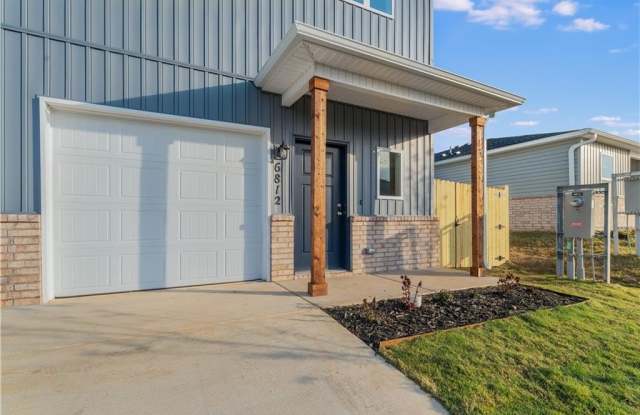 6812  SW Memphis  AVE photos photos