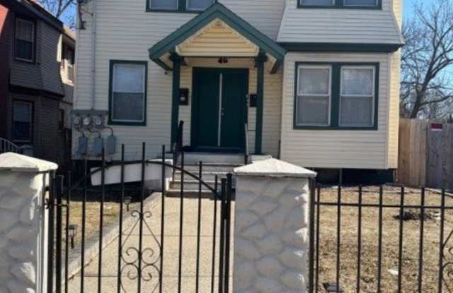 284 Seymour Ave photos photos