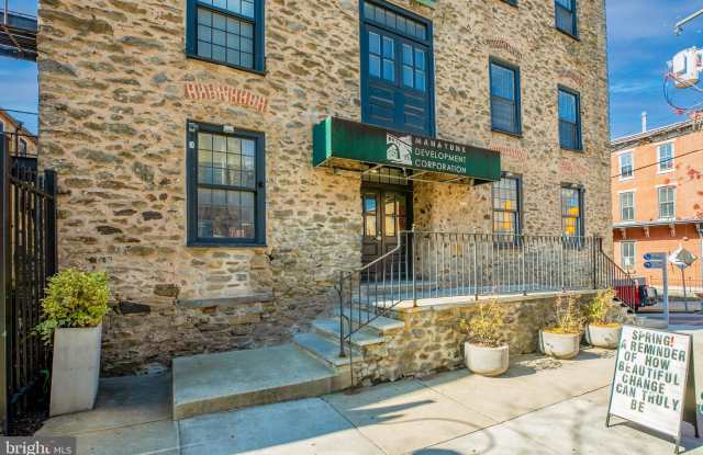 4312 MAIN Street Gallery 2