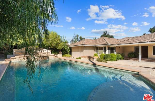 4315 Clybourn Ave photos photos